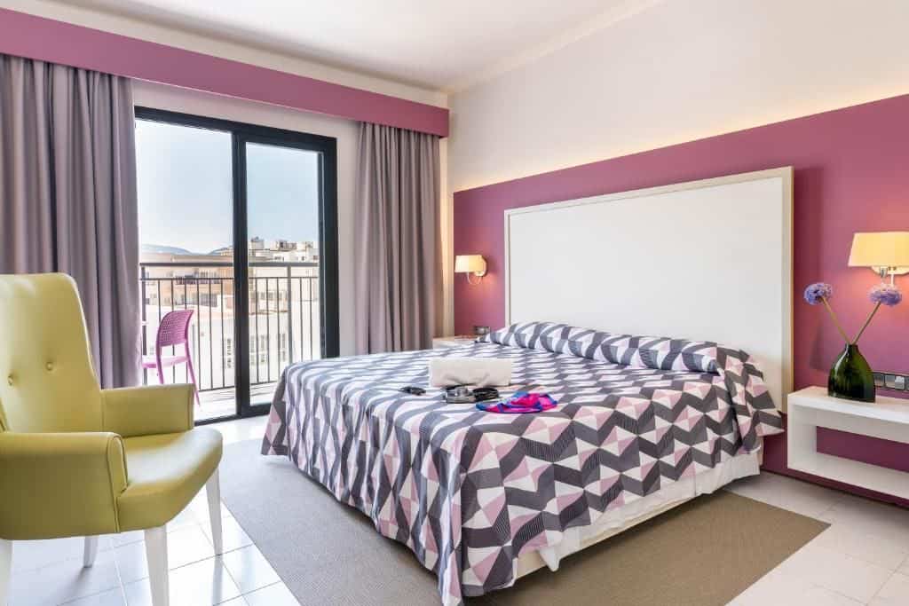 Habitación de hotel gay en Ibiza